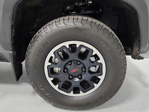Certified 2024 Toyota Tacoma TRD Off-Road image 17
