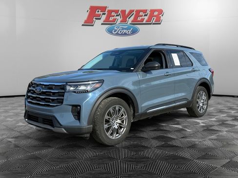 Certified 2025 Ford Explorer Active w/ Active Comfort Package image 1