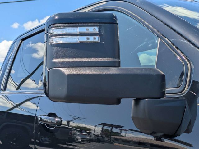Used 2025 GMC Sierra 2500 AT4 w/ AT4 Premium Plus Package AWD/4WD image 13