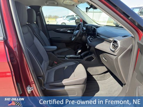 Certified 2025 Chevrolet TrailBlazer LT w/ LT Cold Weather Package image 12