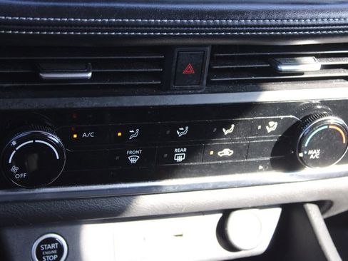 Used 2023 Nissan Rogue S image 35