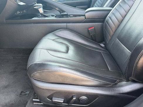 Used 2023 Hyundai Elantra Limited FWD image 11