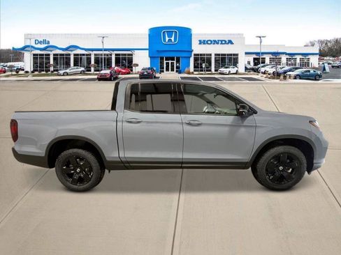 New 2026 Honda Ridgeline Black Edition image 2