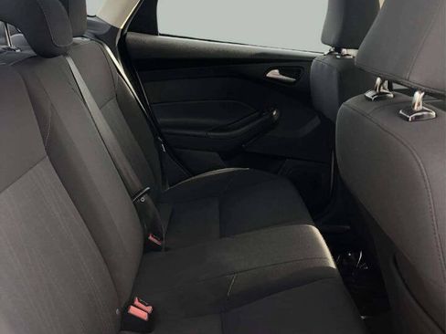 Used 2015 Ford Focus SE FWD image 8