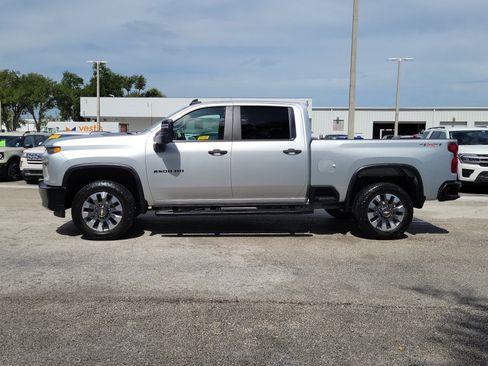 Used 2022 Chevrolet Silverado 2500 Custom w/ Custom Value Package AWD/4WD image 6