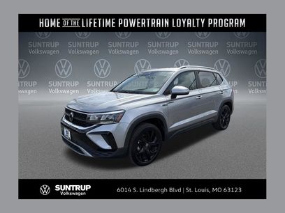 Used 2023 Volkswagen Taos SE w/ Panoramic Sunroof Package