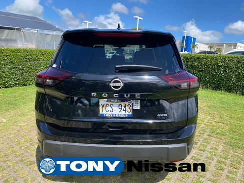 Used 2025 Nissan Rogue SV AWD/4WD image 6