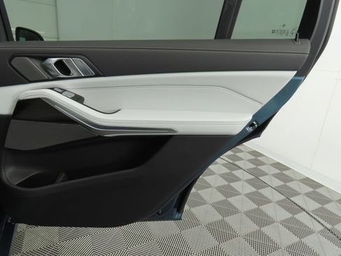 New 2026 BMW X7 xDrive40i w/ Premium Package image 27