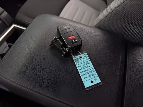 Used 2025 Toyota 4Runner TRD Off-Road image 35