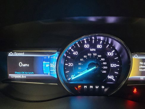Used 2018 Ford Explorer XLT w/ Equipment Group 202A AWD/4WD image 23