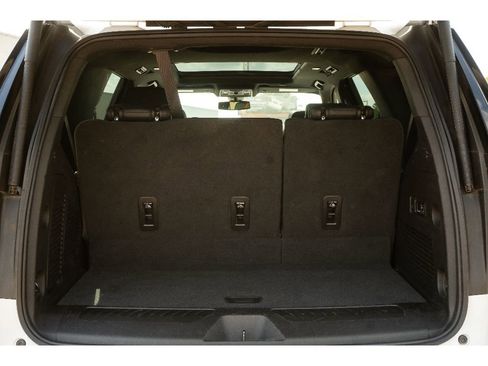 Used 2022 Chevrolet Tahoe LT w/ LT Signature Package image 17