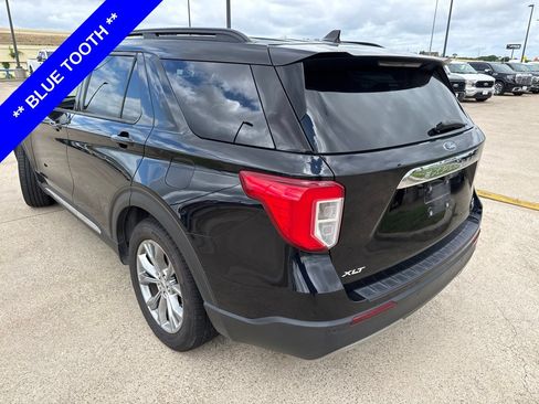 Used 2022 Ford Explorer XLT w/ Equipment Group 202A RWD image 9