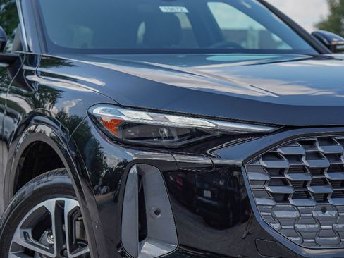 New 2025 Audi Q5 Premium image 3