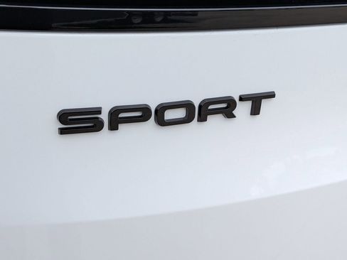 Used 2025 Land Rover Range Rover Sport SE image 6