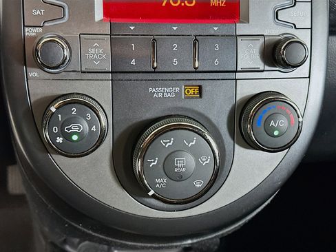Used 2011 Kia Soul + w/ Audio Pkg image 22