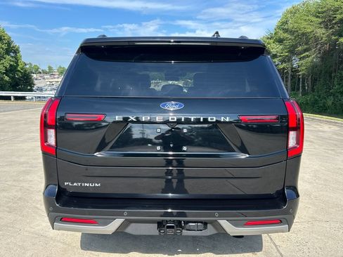 Used 2025 Ford Expedition Platinum AWD/4WD image 4