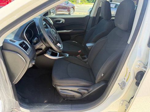 Used 2018 Jeep Compass Sport w/ Tech Group FWD image 16