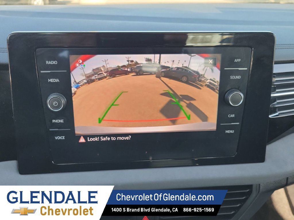 Used 2025 Volkswagen Jetta SE FWD image 19