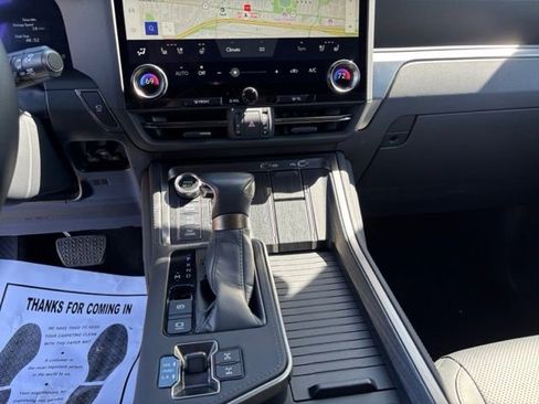 Used 2024 Lexus GX 550 AWD/4WD image 20