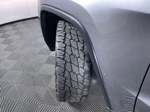 Used 2012 Jeep Grand Cherokee Overland image 28