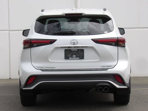 Used 2024 Toyota Highlander XSE AWD/4WD image 7