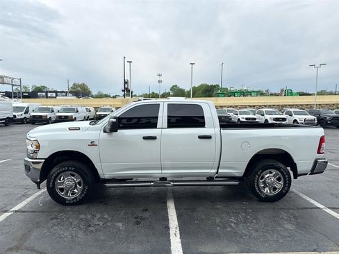 Used 2024 RAM 3500 Tradesman w/ Chrome Appearance Group AWD/4WD image 6