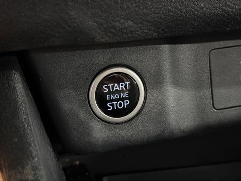 Used 2023 Nissan Rogue SV AWD/4WD image 30