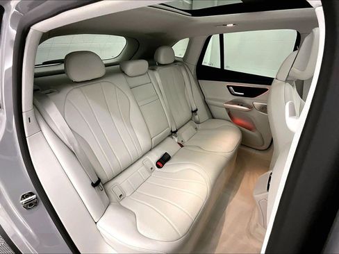 Used 2026 Mercedes-Benz EQE 320+ SUV image 16