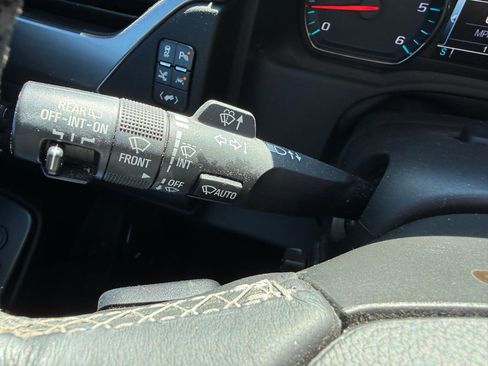 Used 2018 Chevrolet Suburban Premier image 11