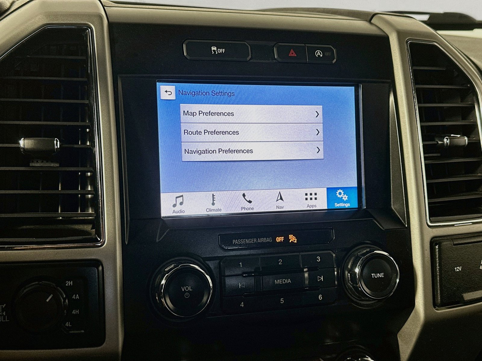 Used 2020 Ford F150 XLT w/ Equipment Group 302A Luxury AWD/4WD image 13