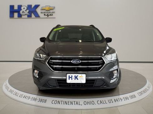 Used 2019 Ford Escape SE image 2