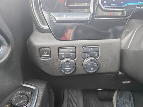 Used 2024 Chevrolet Silverado 1500 LT image 19