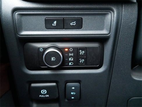 Used 2023 Ford Expedition Limited image 25