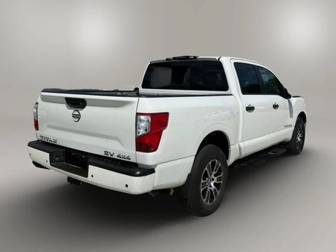 Used 2023 Nissan Titan SV w/ SV Convenience Package AWD/4WD image 7