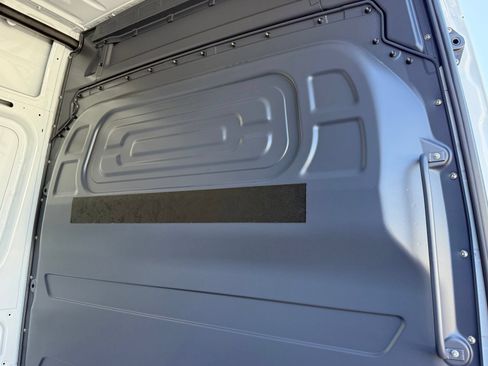 New 2025 Mercedes-Benz eSprinter 170 Cargo image 16
