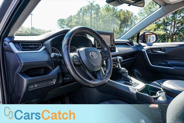 Used 2020 Toyota RAV4 XLE w/ Convenience Package FWD image 19