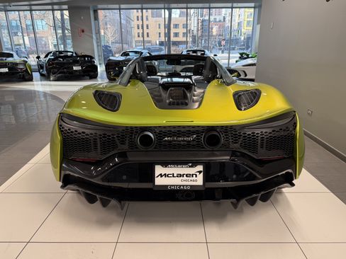 Used 2025 McLaren Artura Spider image 5