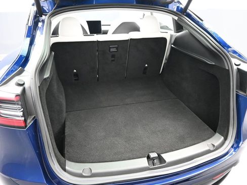 Used 2024 Tesla Model Y Long Range image 28