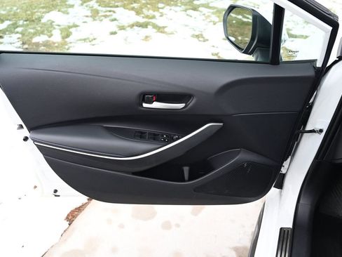 Used 2021 Toyota Corolla SE image 16