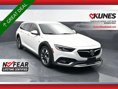 Used 2018 Buick Regal Essence w/ Driver Confidence Package #1