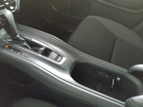 Used 2019 Honda HR-V EX image 26