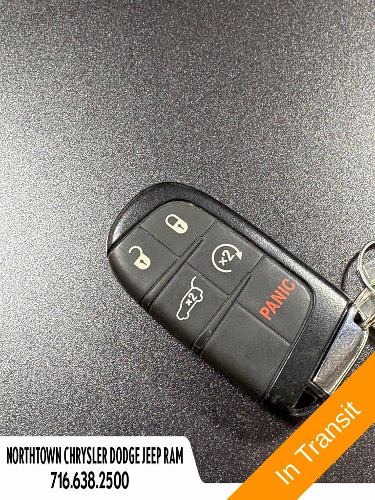 Used 2023 Jeep Compass Latitude w/ Convenience Group AWD/4WD image 29
