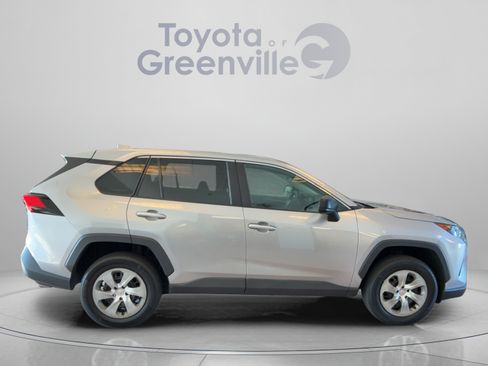 Certified 2022 Toyota RAV4 LE AWD/4WD image 7