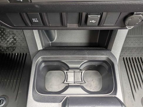 Used 2023 Toyota Tacoma SR AWD/4WD image 18