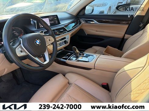 Used 2021 BMW 750i xDrive w/ Luxury Rear Seating Package image 3