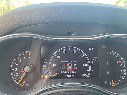 Used 2018 Jeep Grand Cherokee Limited image 44