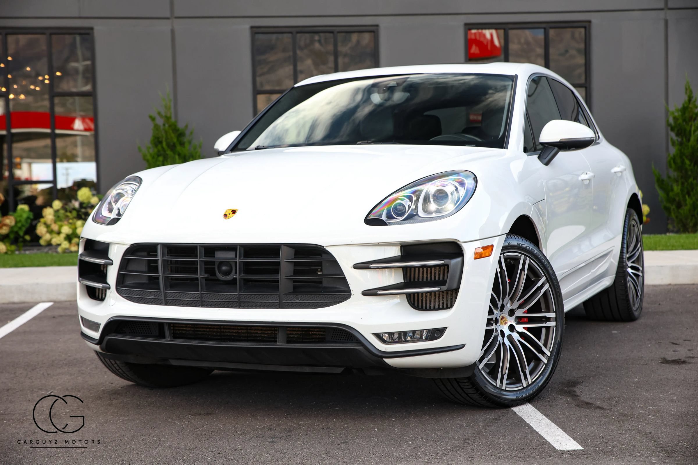 Used 2015 Porsche Macan Turbo AWD/4WD image 2