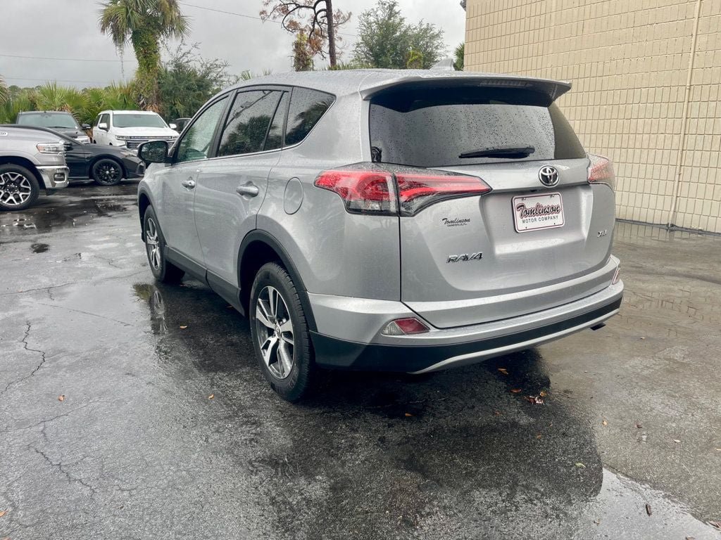 Used 2018 Toyota RAV4 XLE FWD image 3