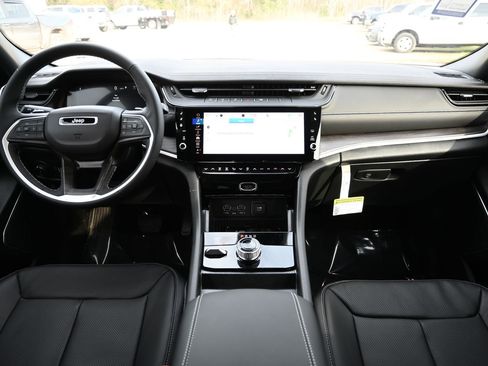 New 2026 Jeep Grand Cherokee Limited image 17