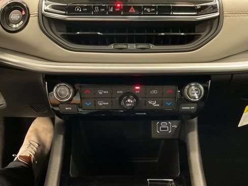 New 2026 Jeep Compass Limited AWD/4WD image 20
